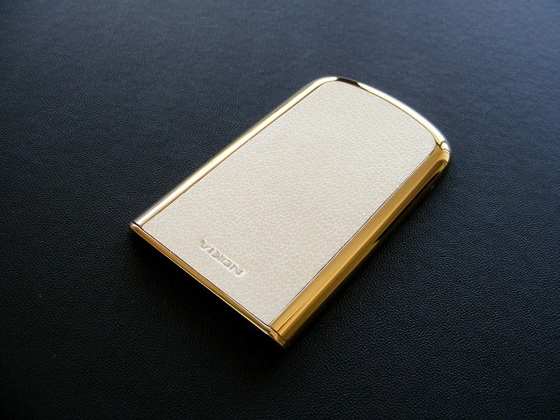 Cubierta trasera Nokia 8800 Gold ARTE Foto 3 de 4