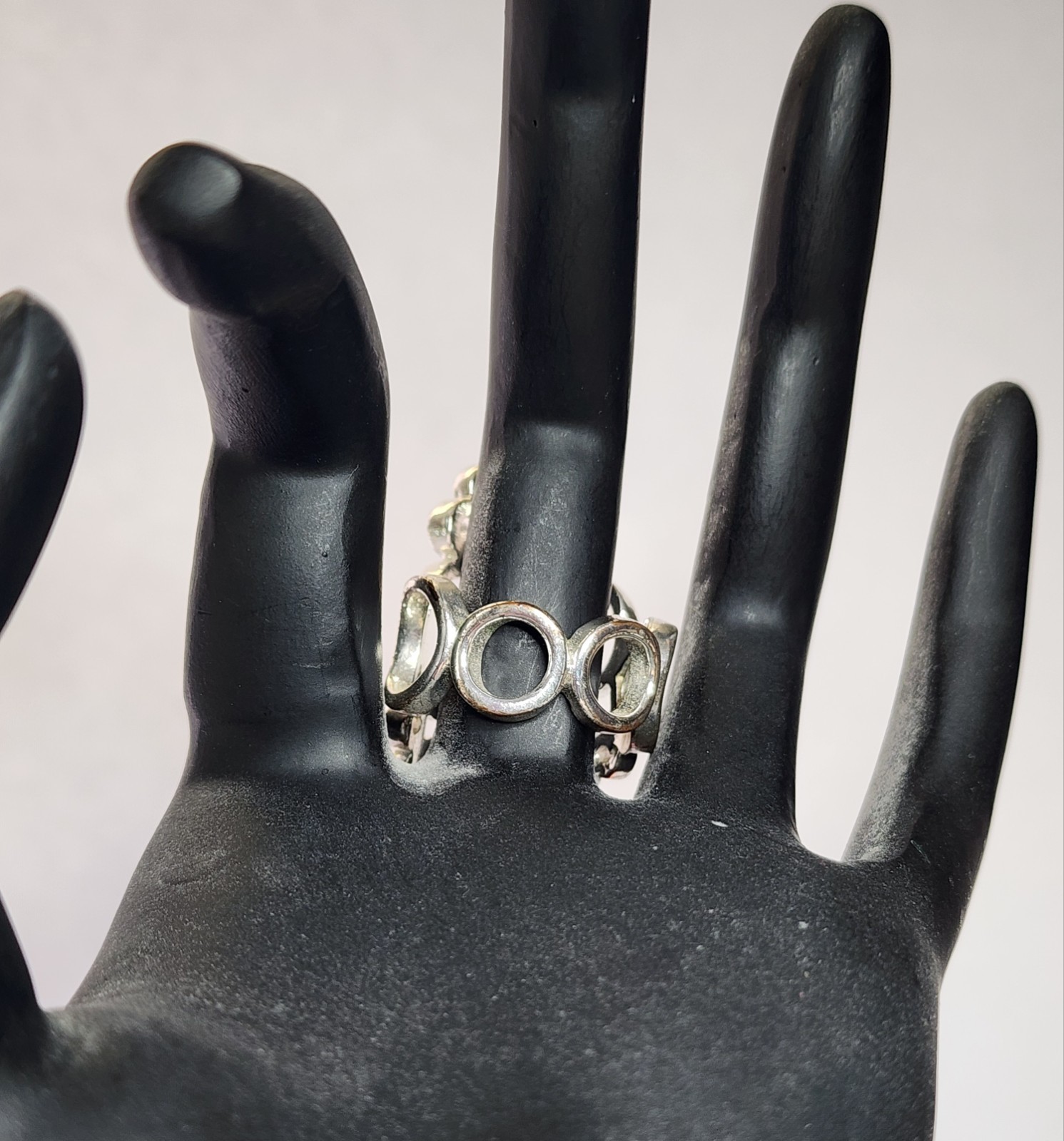 Silver Tone Multi Size Circle Ring Size 7.5 - image 4