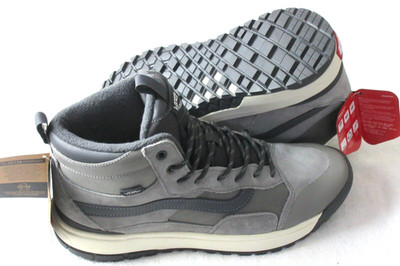 Vans Women's UltraRange Exo Hi MTE-1 Boots Drizzle Grey White Size 9 NIB
