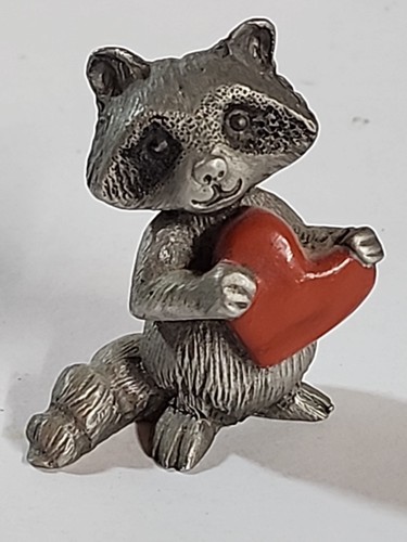 Vintage Valentine's Gift 1983 Spoontiques Pewter Standing Raccoon w/ Heart BP232