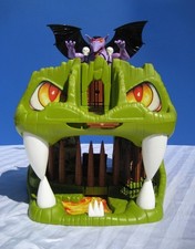1983 vintage LJN Advanced Dungeons & Dragons FORTRESS OF FANGS playset COMPLETE