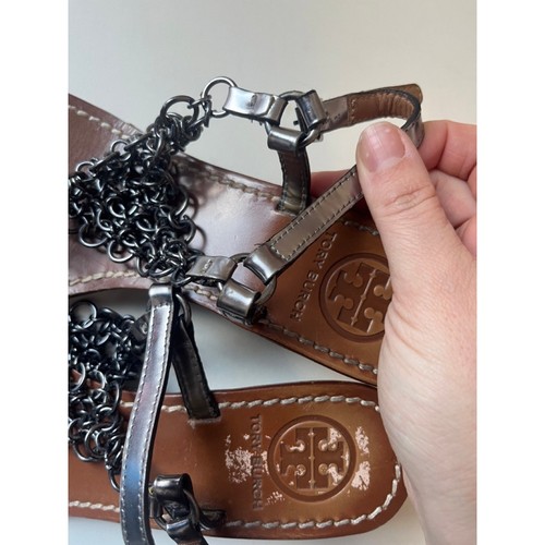 Sandalias Tory Burch Bullboxer de cuero con tanga de cota de malla plateadas EE. UU. 8 / REINO UNIDO 5,5 - Imagen 5 de 16