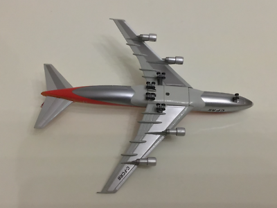 Dragon 1:400 CP AIR Boeing 747-200 # C-FCRB 