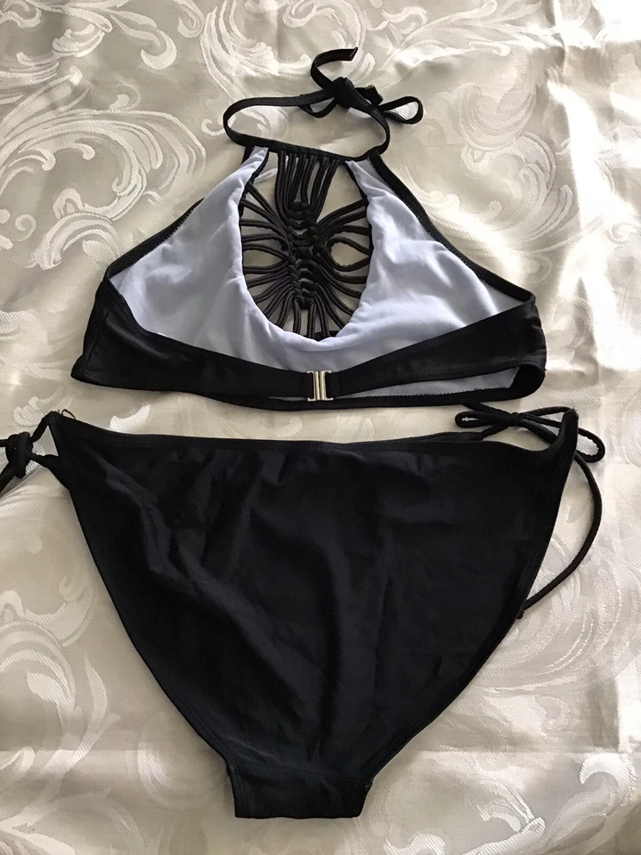 Corbata halter negra sin límites superior e inferior, superior M y L. (11-13) inferior. Foto 2 de 4