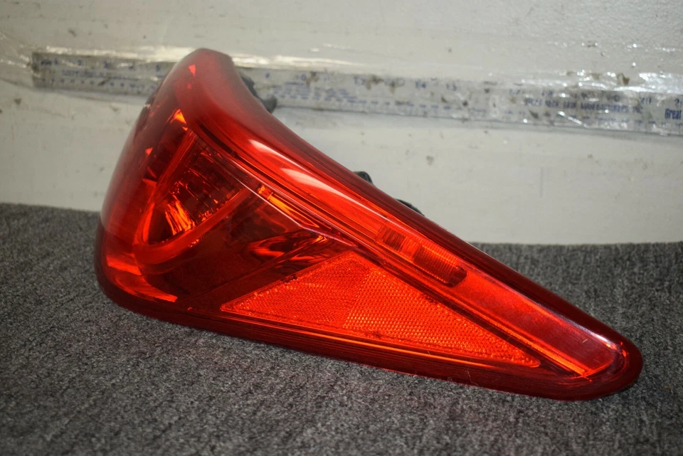 Conjunto de luz trasera izquierda Infiniti NISSAN OEM 16-17 Q50 265554HB0C Foto 3 de 4