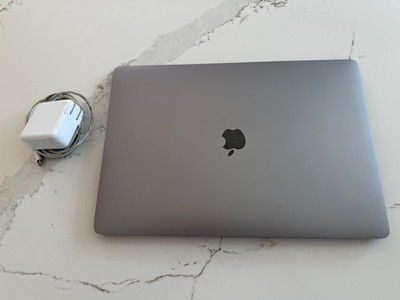 Apple MacBook Pro 16'' (512GB, Intel Core i7, 2.6 GHz, 16 GB) A2141 Space Gray