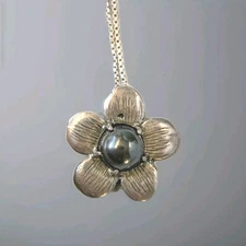 Sterling Mod Flower Necklace w Hematite Center & 925 Italy Chain Vintage Jewelry