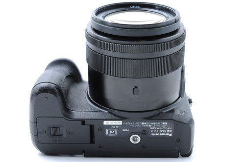 Near Mint Panasonic LUMIX DMC-FZH1 Digital Camera w/ Lens Hood Battery Charger - Picture 5 of 24