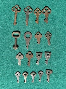 Assorted Vintage Antique Padlock Cabinet Lock Box Keys