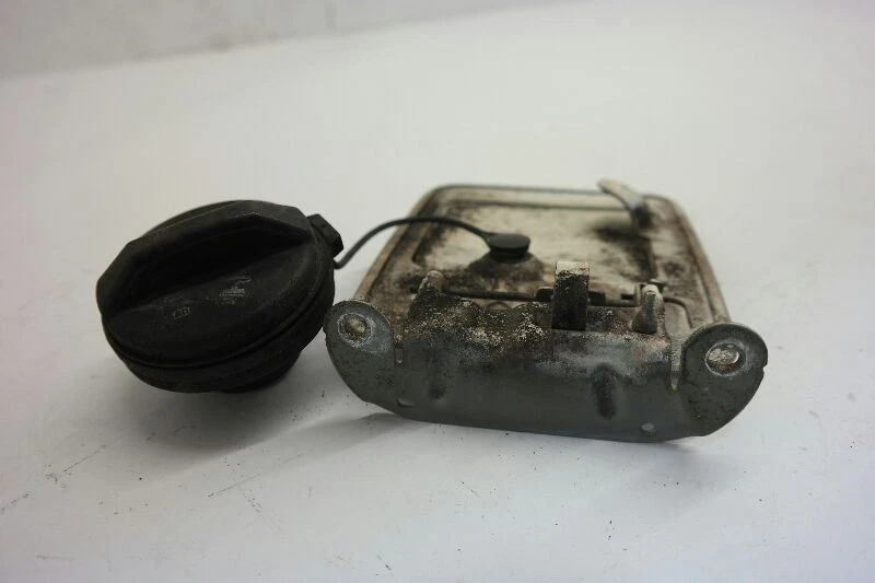 2003 2004 2005 2006 Cadillac CTS Fuel Filler Door White - Image 4 of 4