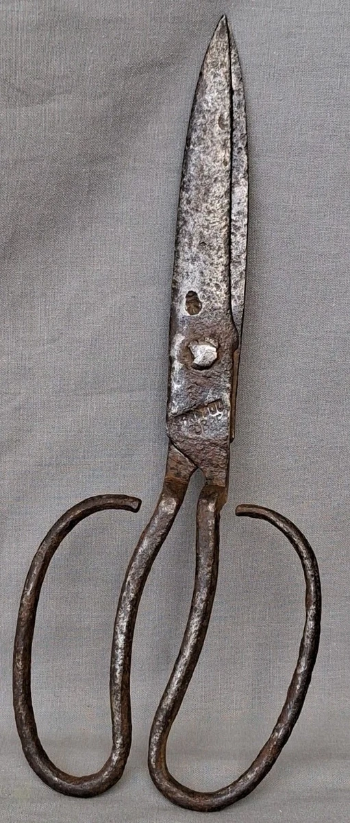 Paire De Ciseaux Ancienne - Décor Chats Et Raisin - Argent - Couturière