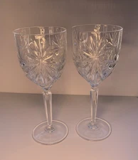 RCR Royal Crystal Rock Oasis Wine Goblet Starburst Cut Set Of 2