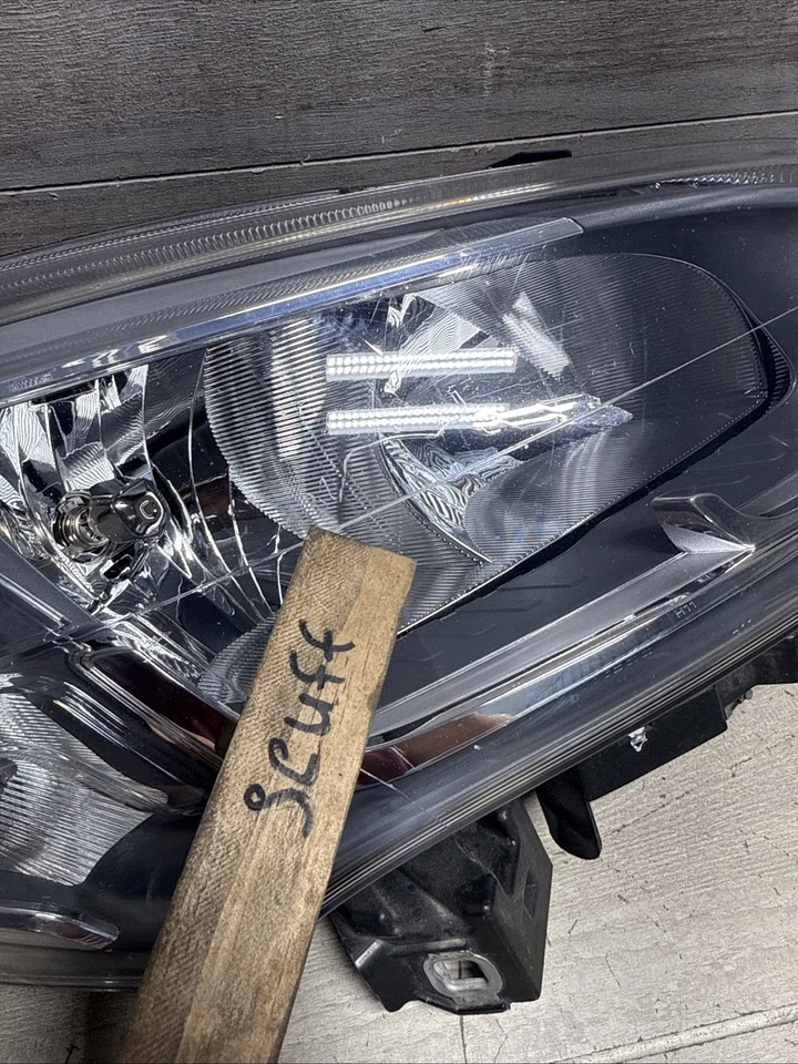 Faro derecho pasajero Ram Promaster City 2015-2022 OEM completo # 52139010 Foto 3 de 4