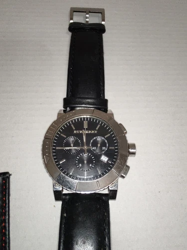 Orologio da polso Burberry BU2306 svizzero in pelle quadrante nero + 2 cinturini extra