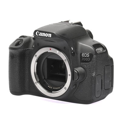 Canon EOS 700D ca. 4.000 Ausl. Kamera