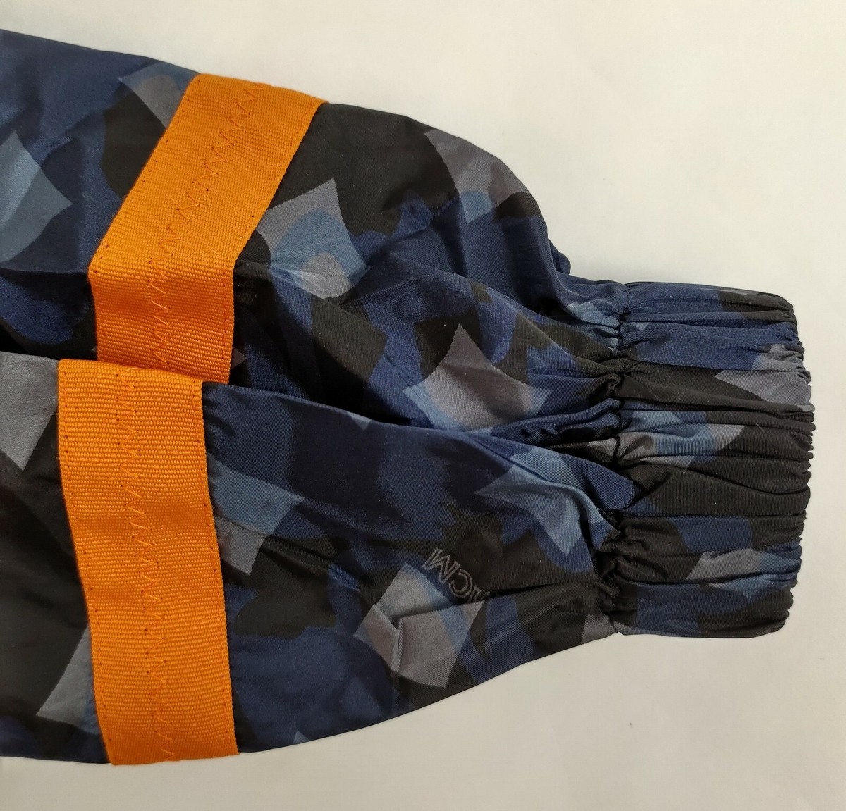 MCM★素敵!Women Nylon Camo Lion Orange Trim Hood Jacket $850 MCM Women Blue/Gray Nylon Camo Lion Orange Trim and