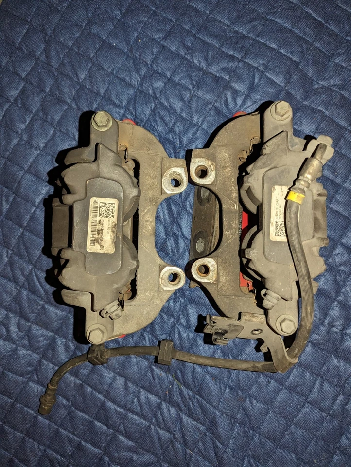 Pinzas delanteras Chrysler 300s 2015-2023, 5,7 L diestro y diestro Foto 2 de 3