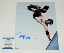 TONY HAWK SKATEBOARD LEGEND SIGNED 11x14 PHOTO BECKETT COA PRO SKATER 900 BAS
