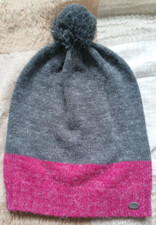 REI CO-OP Womens Winter Knit Pom Stretch Beanie Hat Cap Gray Pink