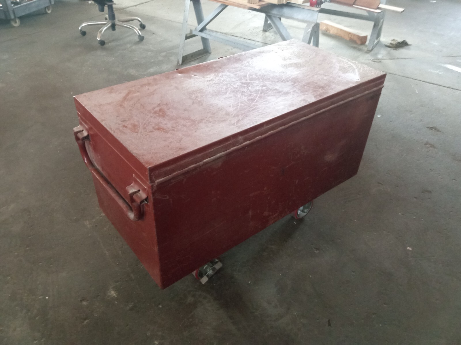 Crescent Jobox 653990R1 Brown 20x31x45 with wheels used nice shape with