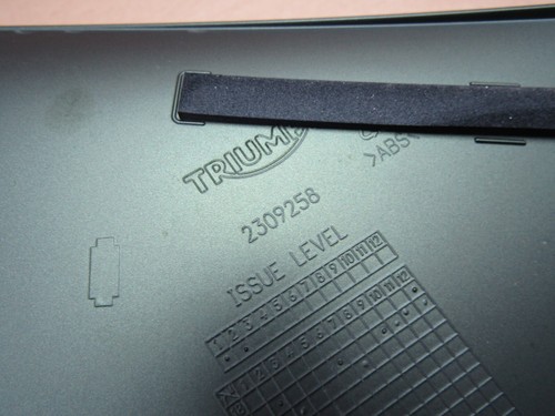Panel carenado relleno tanque lado derecho Triumph Tiger 900 Rally Pro 2020 (14027) - Imagen 7 de 10