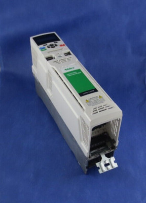 NIDEC  CONTROL TECHNIQUES UNIDRIVE M700  M700-032 00050 A  AC DRIVE. WARRANTY