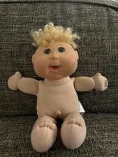 2016 Wicked Cool Toys Cabbage Patch Blonde Tuft of Hair Green Eyes