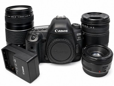 Canon EOS 5D Mark IV 30.4MP Digital SLR Camera Black + Lenses + Strap