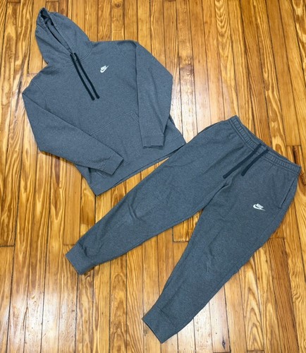 Nike Sportswear Club Fleece Gray Hoodie & Joggers Set Size Medium Sweatsuit