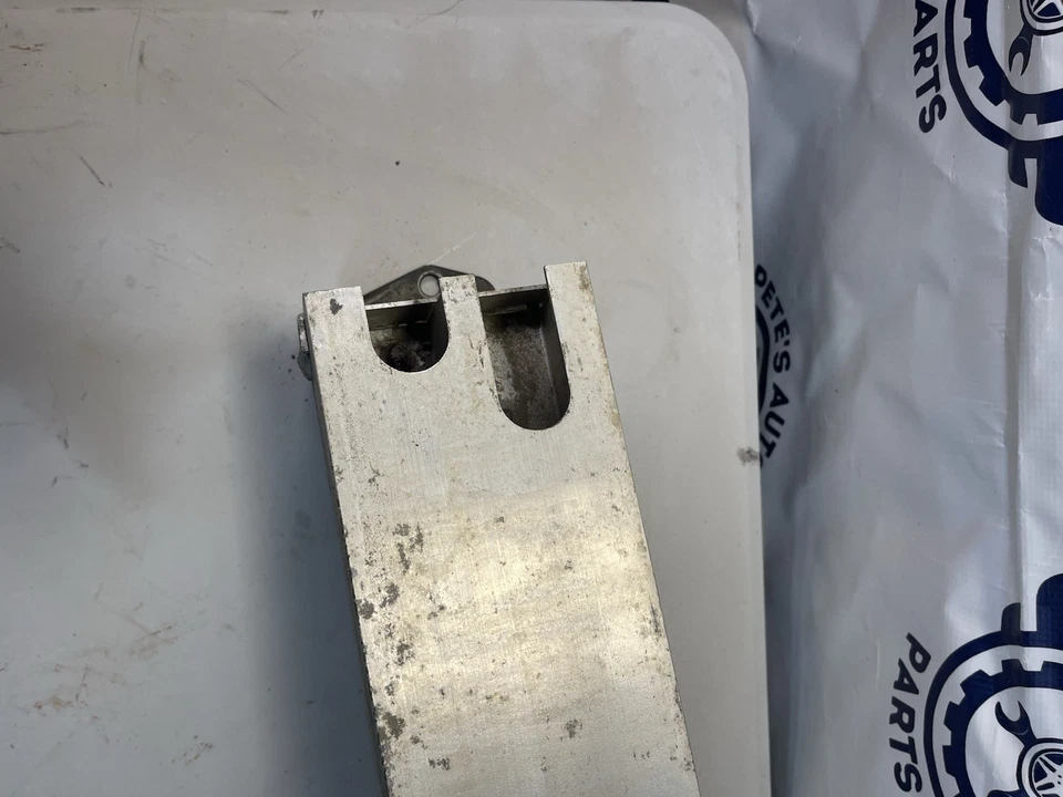 Barra de choque de refuerzo para parachoques trasero Nissan Rogue 2011-2013 OEM Foto 2 de 4