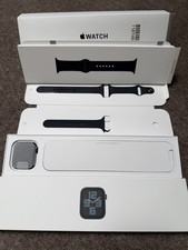 Apple Watch SE (2022) 44mm Midnight Aluminium Case with Sport Band, Regular...
