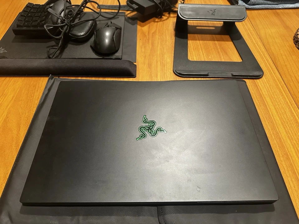 Razer Blade 15 - Full HD 144Hz - RTX 2060 - 512GB + 500GB SSD Foto 4 de 4
