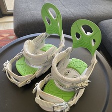 Raven Women&rsquo;s Snowboard Bindings, White and Green, Size S/M