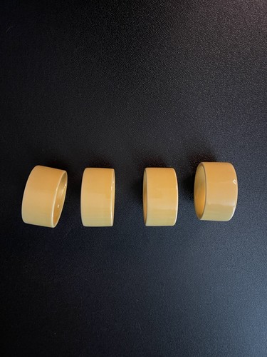 Set of 4 Dinner Napkin Holder Rings Yellow With White Round - Bild 1 von 4