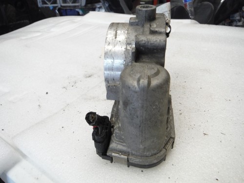 2012 Chrysler Town & Country 3.6L Throttle Body Valve Assembly OEM 2011-2013 - Picture 2 of 6