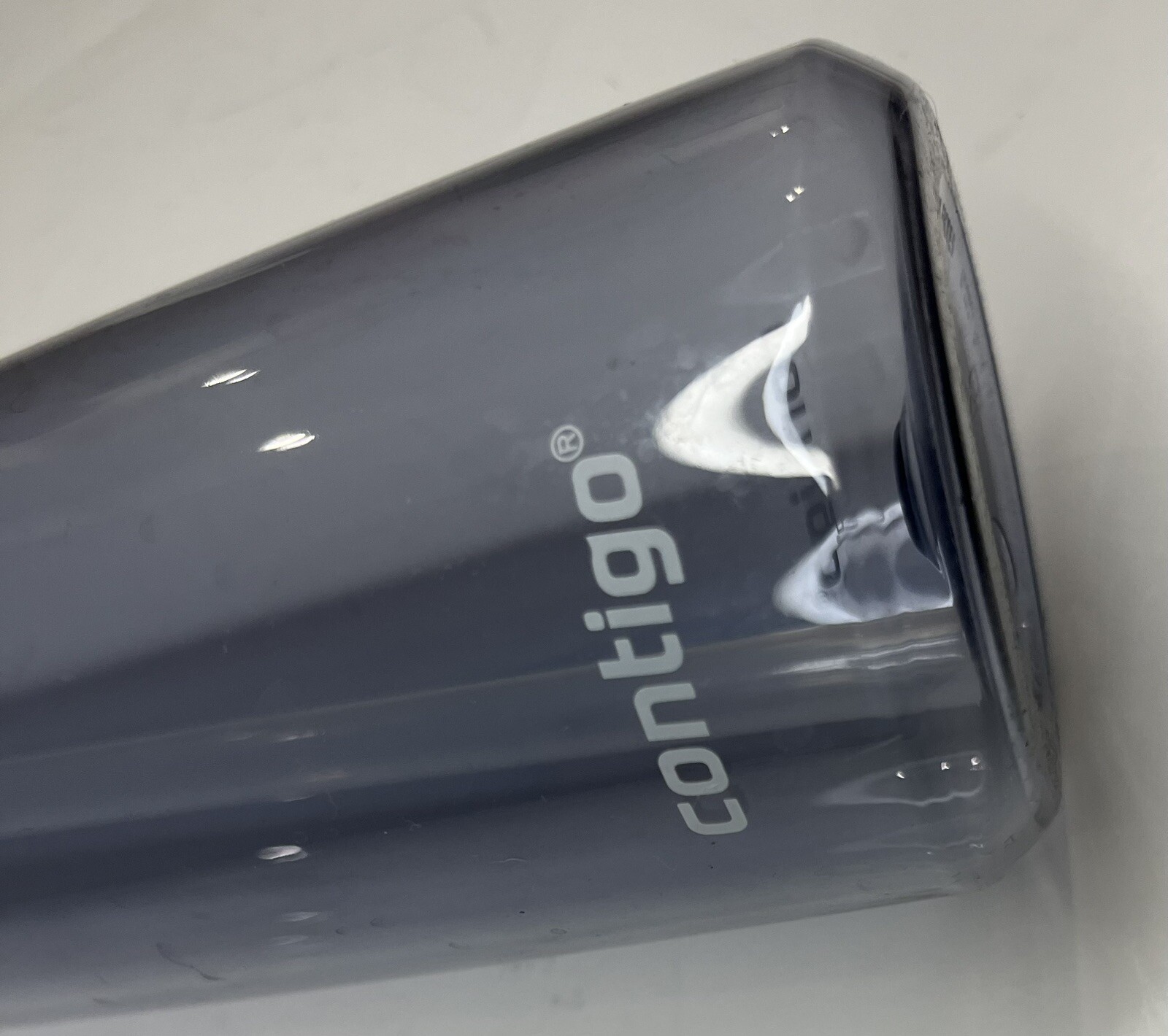 Contigo BPA-free  water bottle 24 oz, Grey Sports Workout Yoga Hydration Outdoor