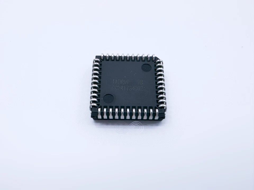 5X W78E51BP-40 Winbond 8 Bit 8051 Microcontroller 4K MTP ROM 40MHz PLCC44 MCU IC - Image 2 of 3