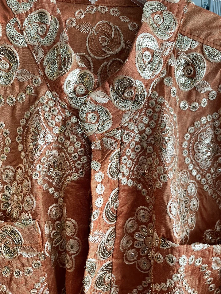 Pantalón Top Indio Paquistaní Uso Formal Naranja Dorado Lentejuelas Bordado Floral Usado en Excelente Condición Foto 2 de 4