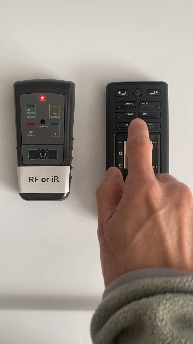 お値下！RANGE ROVER REMOTE TRAVEL MGL Land Rover OEM Keyless Entry-key Fob Remote Transmitter LR087660