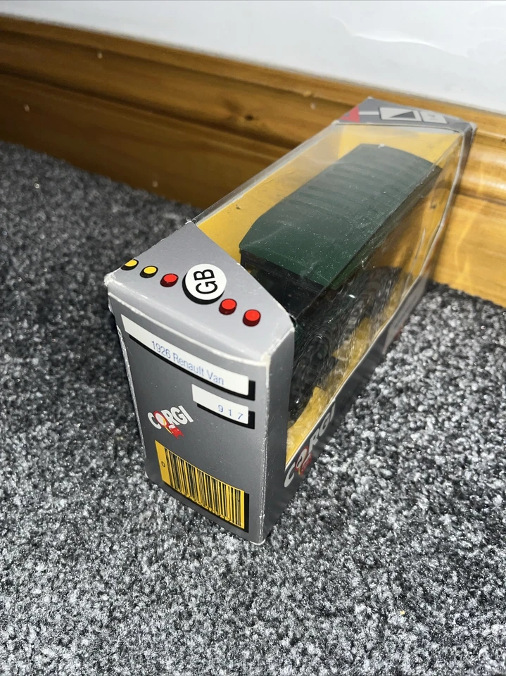 New Corgi Classics 917 1926 Renault Van Courvoisier Cognac 1/50 Diecast Collect - Image 4 of 4