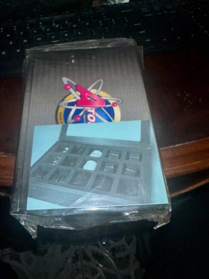 Atomic Mini-z Tire Box Y-040-B - Image 2 of 2