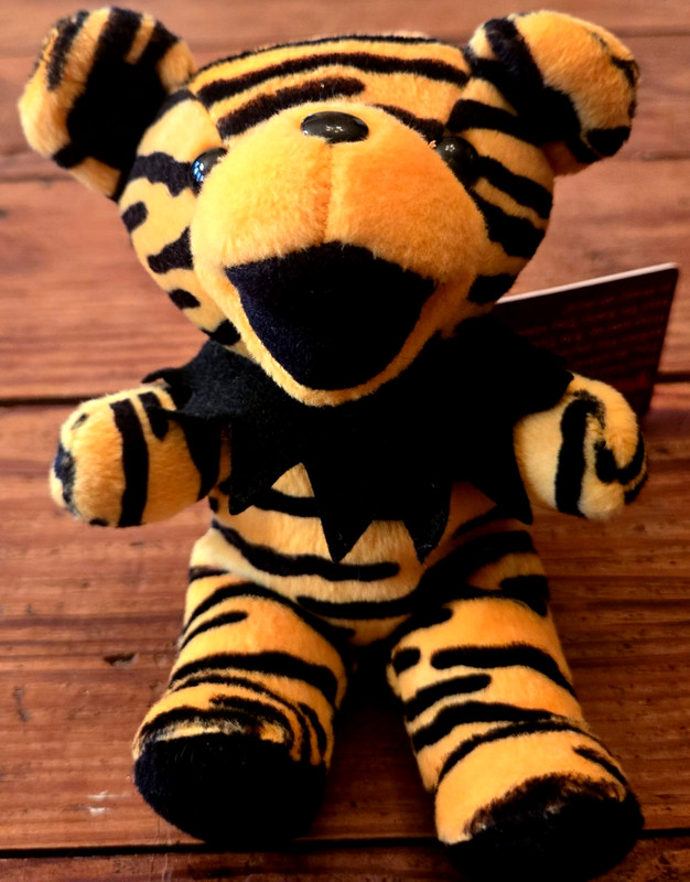 Grateful Dead Beanie Bear by Liquid Blue  Dated 6/21/80 New w/Tags