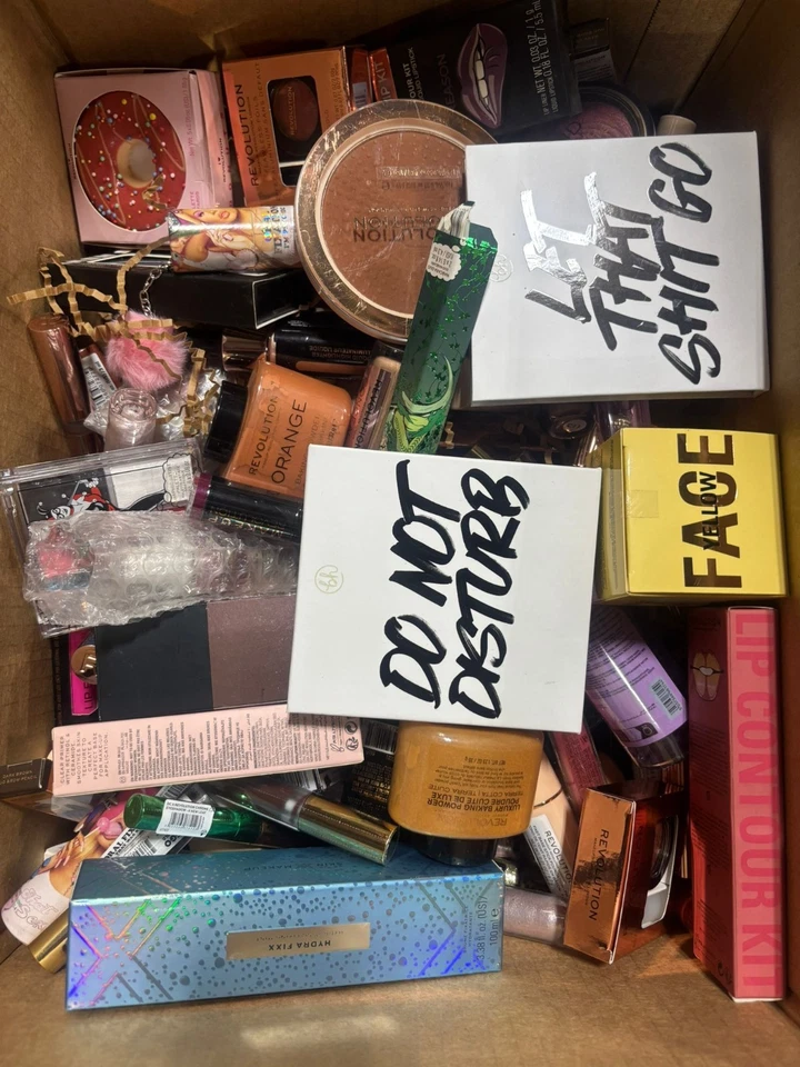 Cosméticos Revolución Surtidos (caja de 250 piezas) Foto 3 de 3