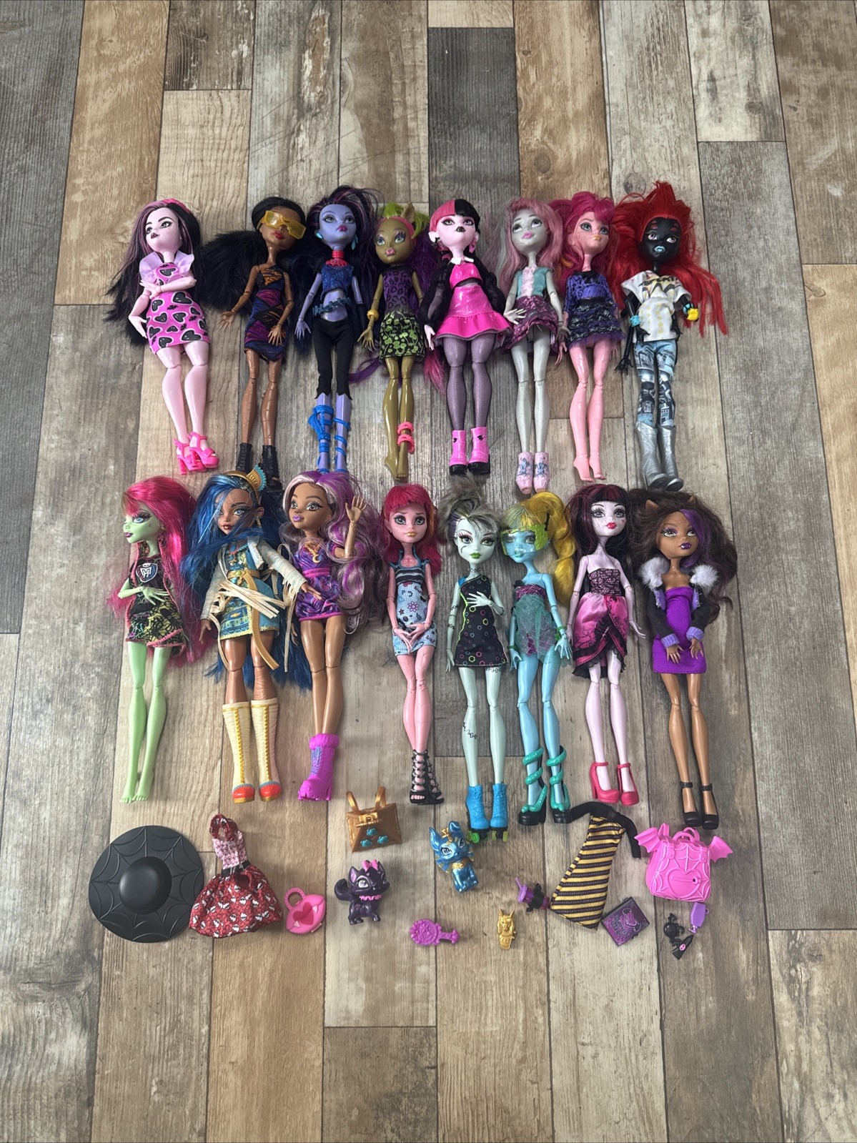 + Some Accessories See Pics/desc