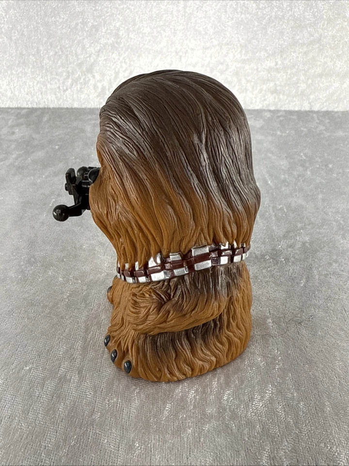 Figura de colección Star Wars Tomy Chewbacca 2001 necesita baterías no funciona Foto 4 de 4