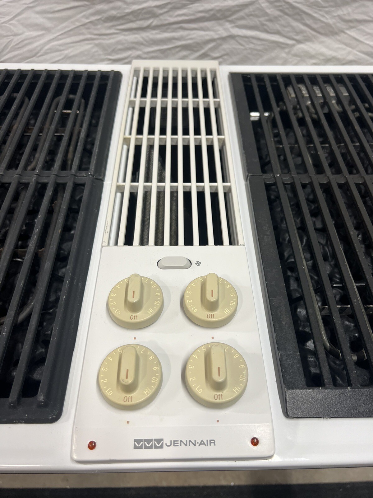 JennAir Electric Downdraft Cooktop w/ 2 Grills. C236W VIDEO! Free