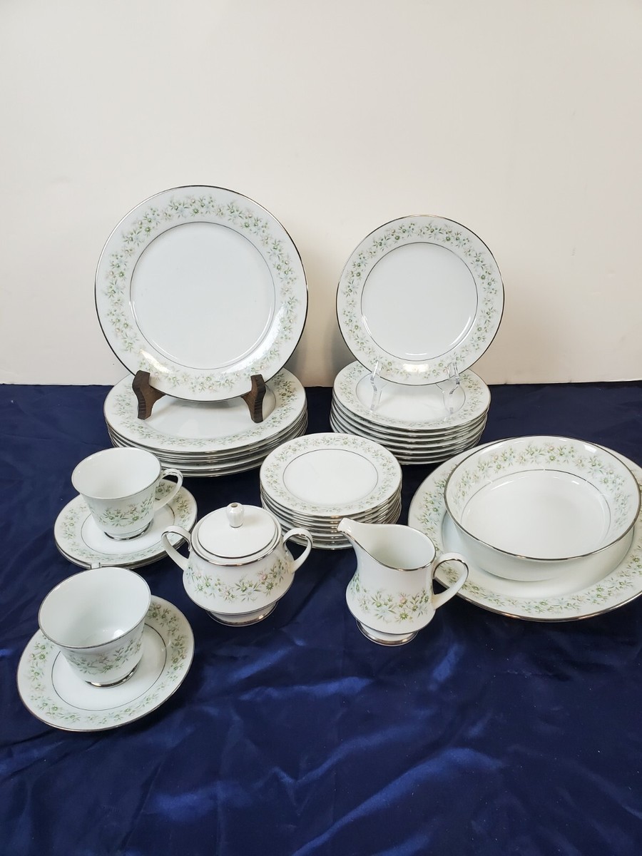 Noritake China 2031 Savannah Pattern, Plates cups, Saucers