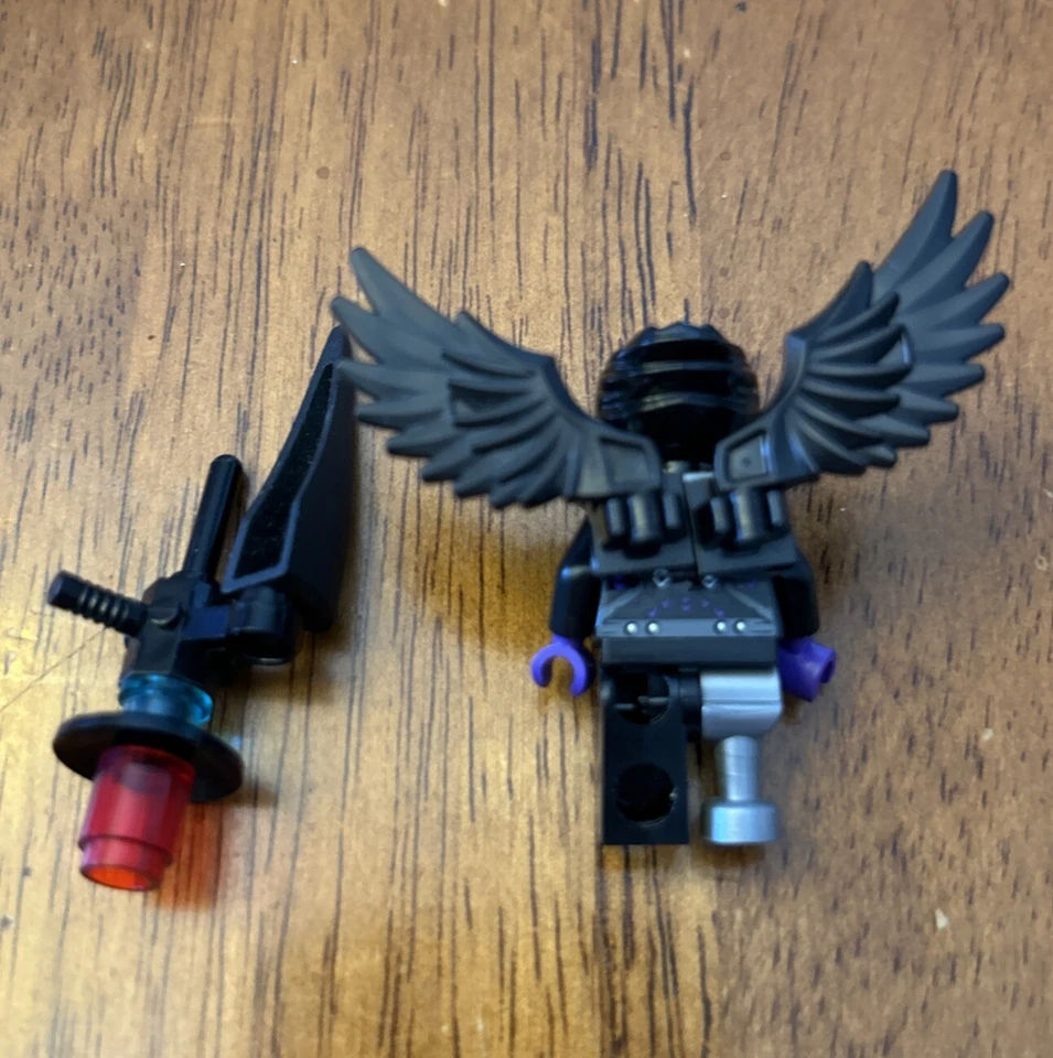 LEGO 70003 LEGENDS CHIMA RIZZO Raven Crow Bird Tribe Minifigure Weapon Peg Leg - Image 3 of 3