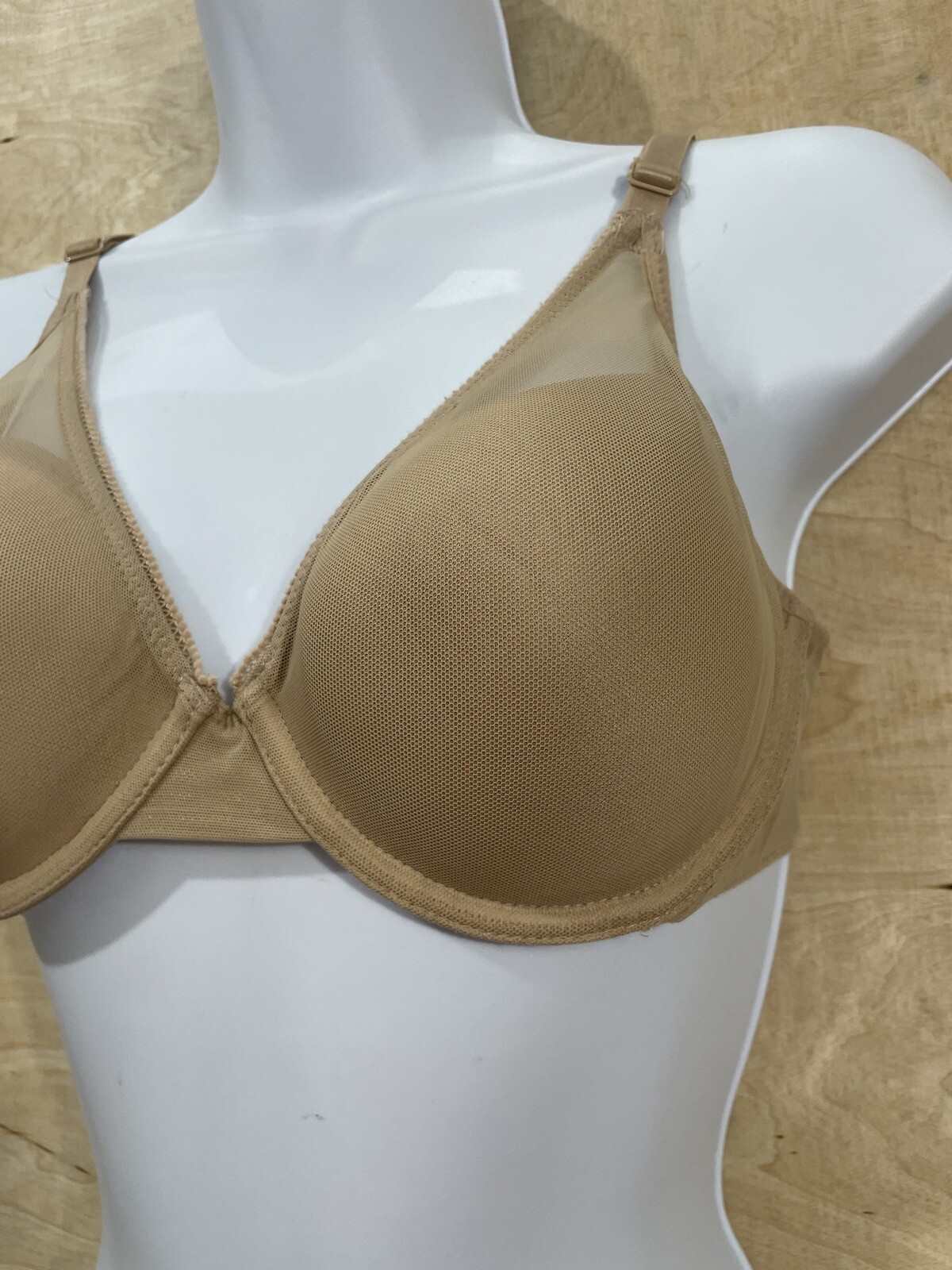 B.tempt’d By Wacoal Women’s Etched In Style Contour T-Shirt Bra – Plunge Underwire With Convertible Straps