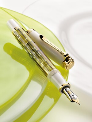Pelikan fountain pen Souverän  M400 Tortoiseshell-White nib width  Medium BOX